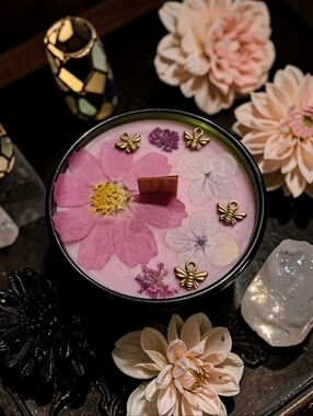 Hand Crafted , Wicked Worthy Wax, Bee one 4 oz candle